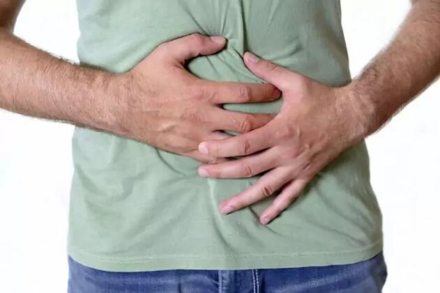 Douleurs abdominales avec une invasion helminique